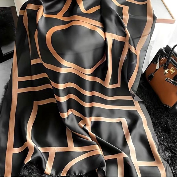 Satin Scarf large One in Stock - Picture 2 of 2